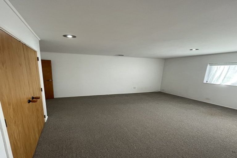 Photo of property in 2/13 Naviti Place, Browns Bay, Auckland, 0630