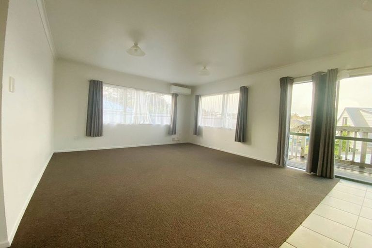 Photo of property in 12a Midgley Road, West Harbour, Auckland, 0618