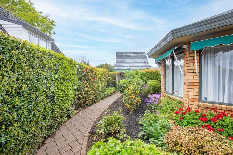 Photo of property in 14 Sandalwood Drive, Dinsdale, Hamilton, 3204