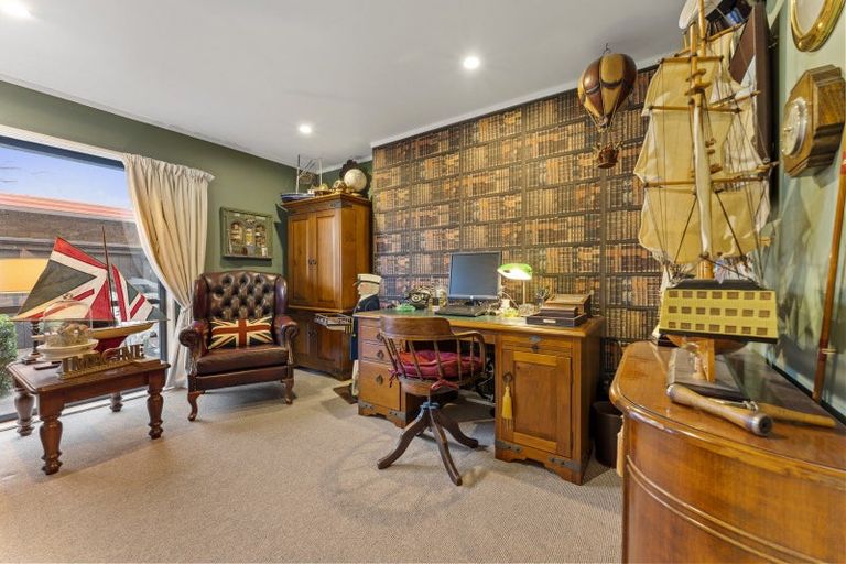 Photo of property in 113 John F Kennedy Drive, Milson, Palmerston North, 4414