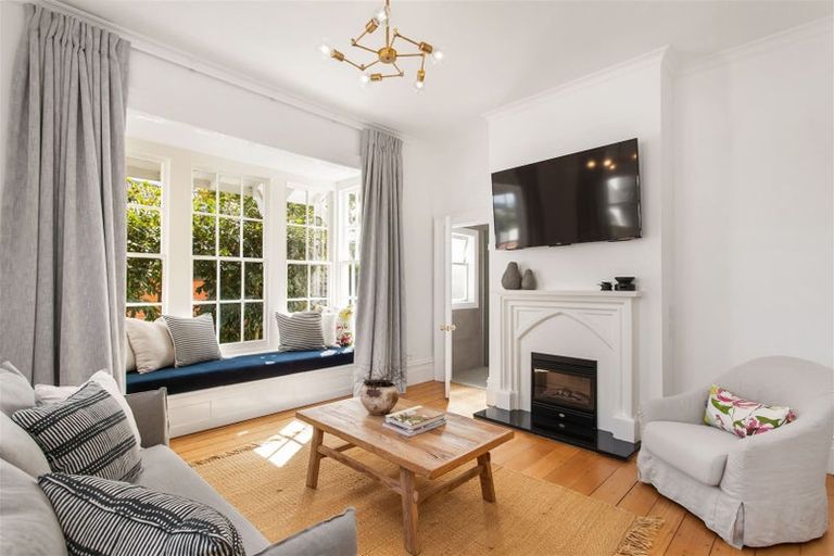 Photo of property in 54 Fendalton Road, Fendalton, Christchurch, 8014