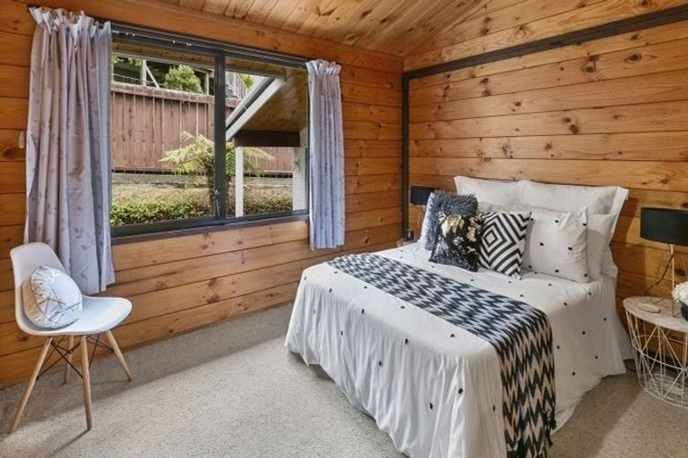 Photo of property in 87 Allington Road, Karori, Wellington, 6012