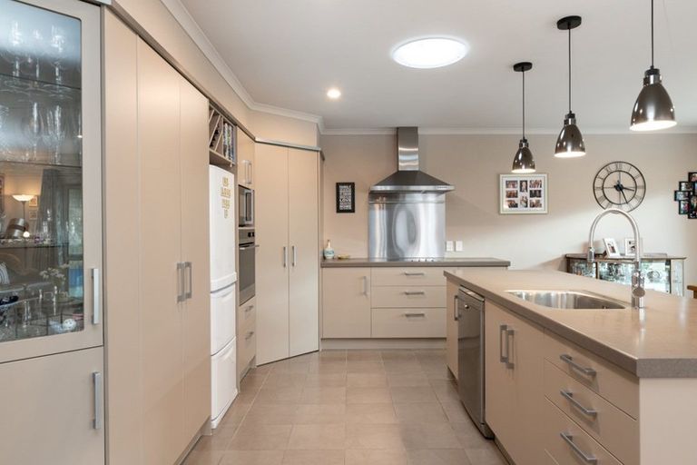 Photo of property in 110 Oriental Parade, Papamoa Beach, Papamoa, 3118