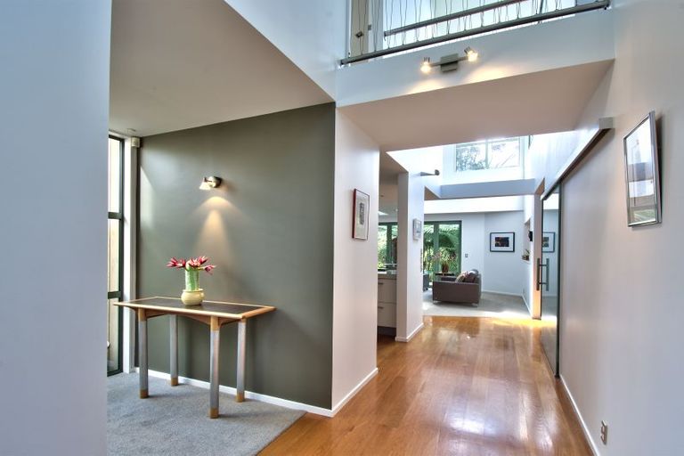 Photo of property in 11a Woodfern Crescent, Titirangi, Auckland, 0604