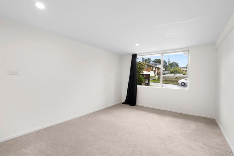 Photo of property in 2/85 Diana Drive, Glenfield, Auckland, 0627