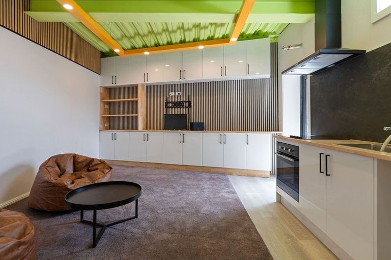 Photo of property in 35 Grumman Lane, Newlands, Wellington, 6037