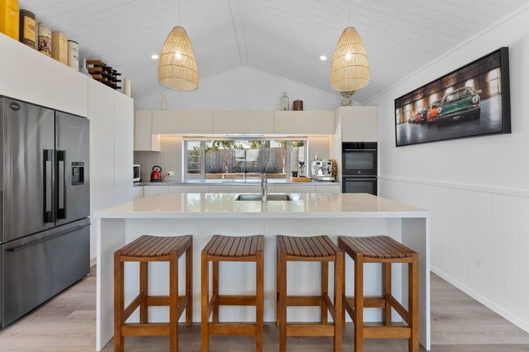 Photo of property in 55b Paynters Avenue, Strandon, New Plymouth, 4312