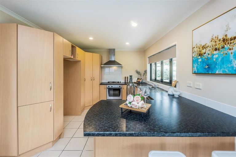 Photo of property in 2 Cuthill Close, Albany, Auckland, 0632