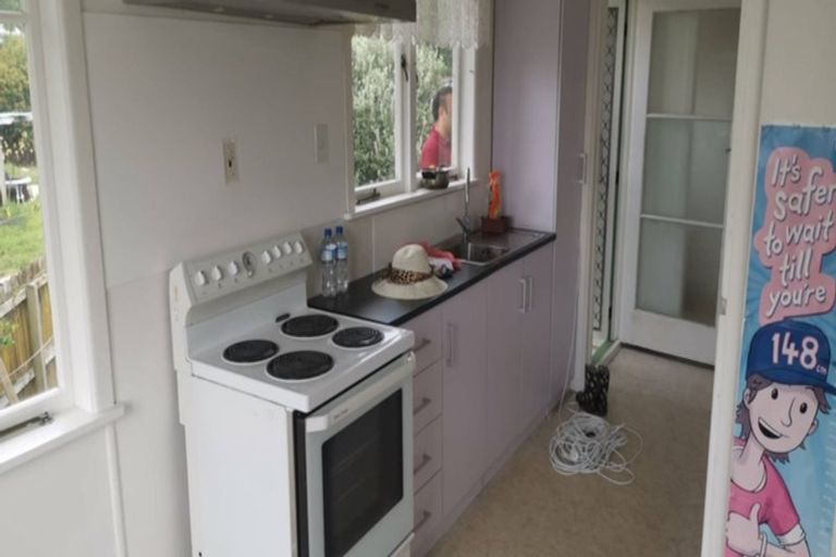 Photo of property in 56 Rua Road, Glen Eden, Auckland, 0602