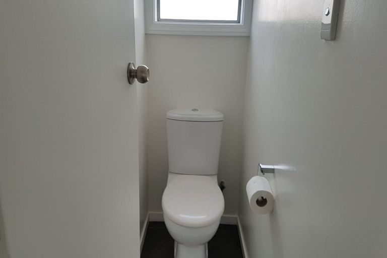 Photo of property in 129 Riverpark Crescent, Henderson, Auckland, 0610