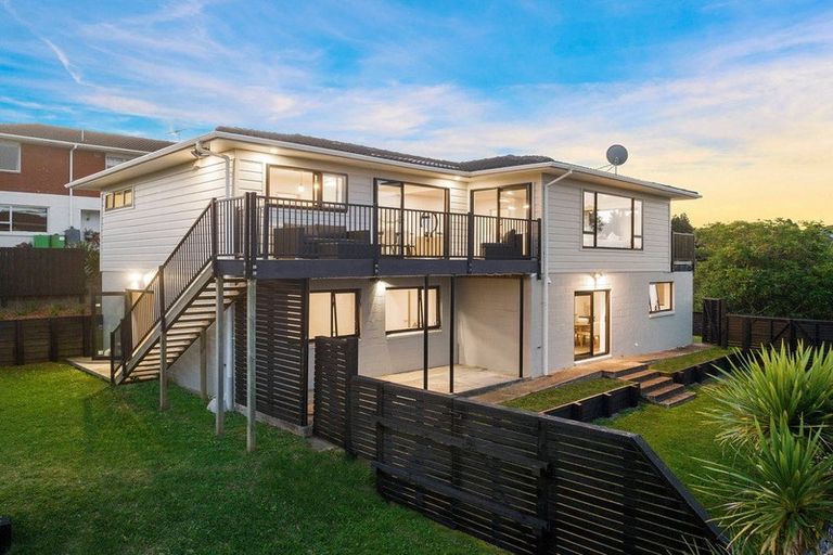 Photo of property in 15 Mcdowell Crescent, Hillcrest, Auckland, 0627