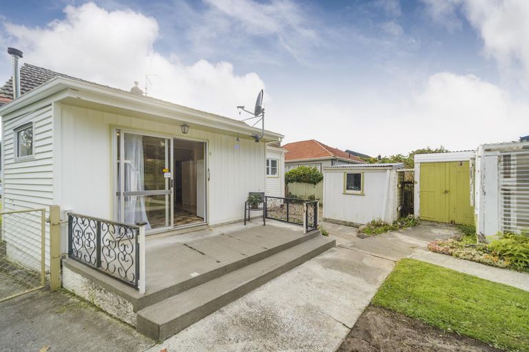 Photo of property in 6 Moheke Avenue, Roslyn, Palmerston North, 4414