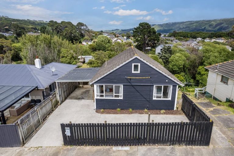 Photo of property in 20 Cornwall Crescent, Cannons Creek, Porirua, 5024