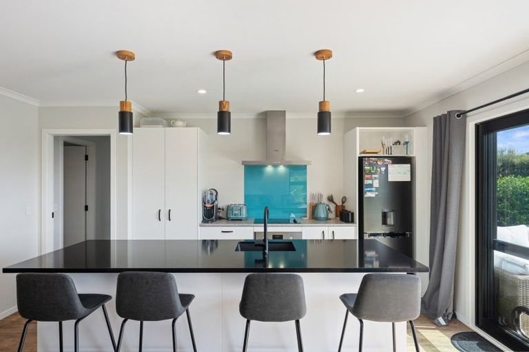 Photo of property in 10 Oriwa Lane, Levin, 5571