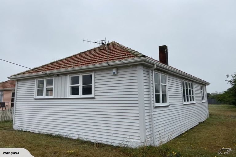 Photo of property in 19 Hulke Street, Foxton, 4814