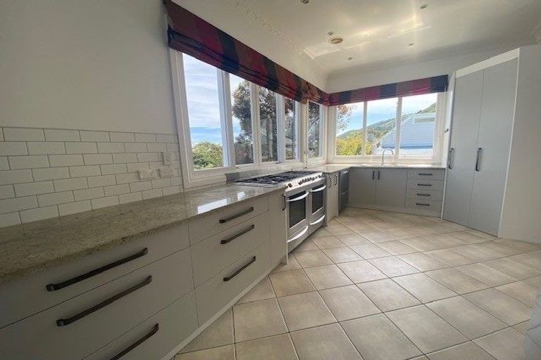 Photo of property in 5-7 Mahoe Street, Eastbourne, Lower Hutt, 5013