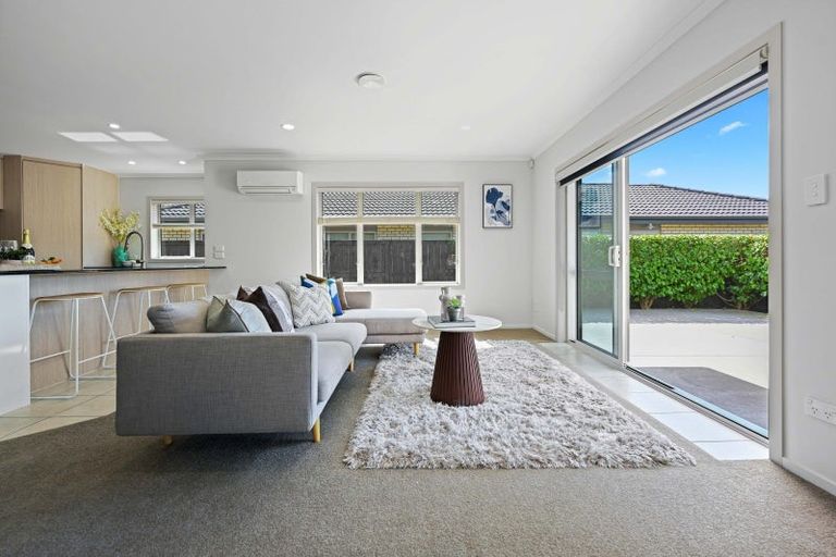 Photo of property in 1 Whitney Place, Rototuna North, Hamilton, 3210