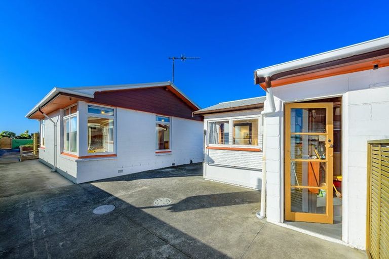Photo of property in 205 Marine Parade, New Brighton, Christchurch, 8083