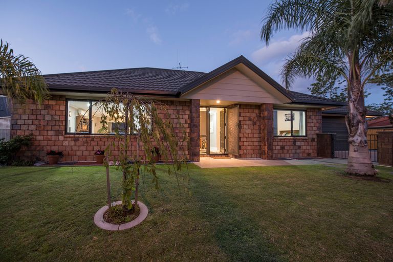 Photo of property in 31 Tomika Crescent, Papamoa Beach, Papamoa, 3118