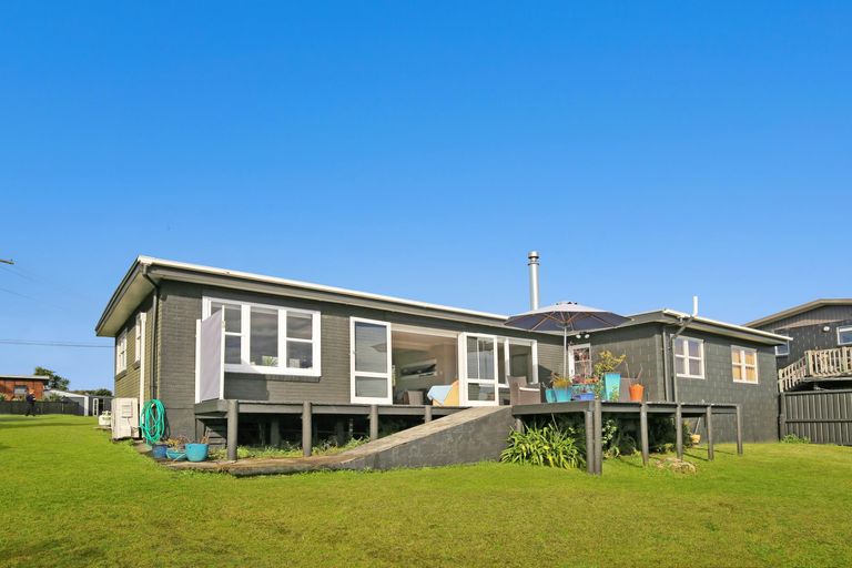 Photo of property in 9 Uenuku Avenue, Raglan, 3225