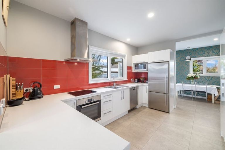 Photo of property in 92 Mcfaddens Road, St Albans, Christchurch, 8052