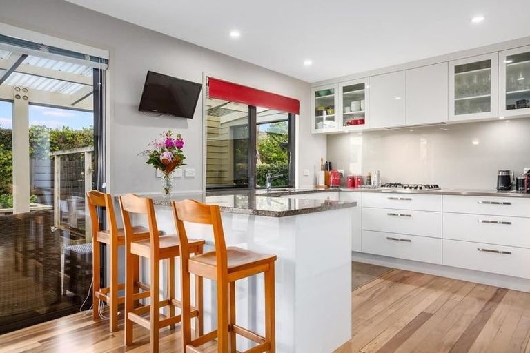 Photo of property in 10 Horopito Road, Waikanae, 5036