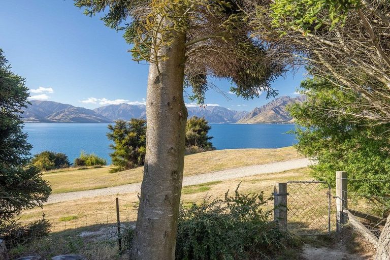 Photo of property in 246 Lakeview Terrace, Lake Hawea, 9382
