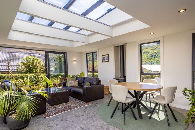 Photo of property in 15 Bracken Street, Arrowtown, 9302