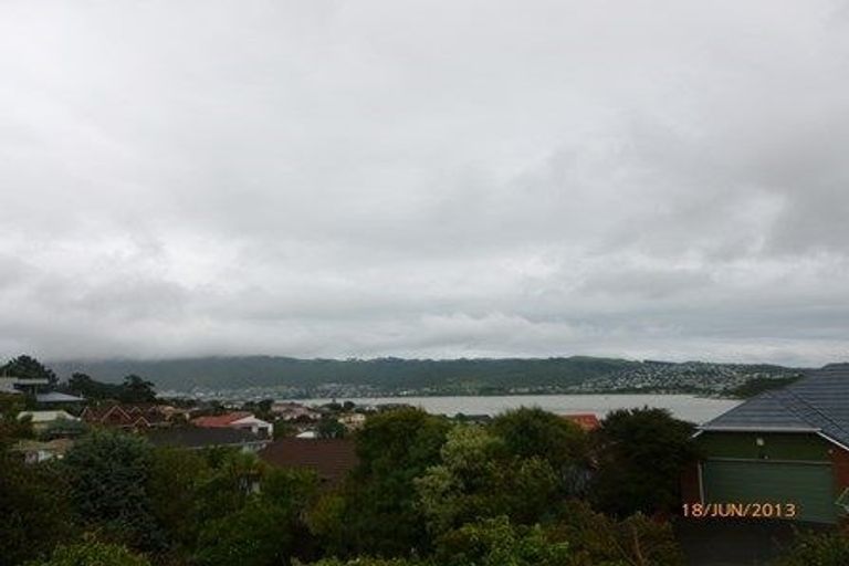 Photo of property in 30 Kinloch Place, Papakowhai, Porirua, 5024