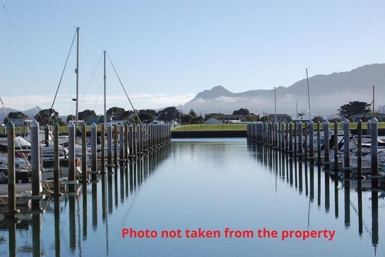 Photo of property in 8 Stace Hopper Drive, One Tree Point, 0118