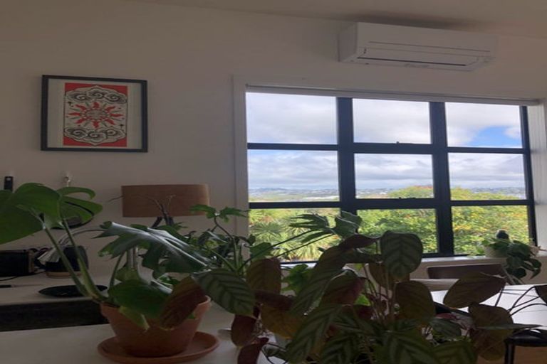 Photo of property in 6a Moffat Road, Red Beach, 0932