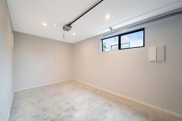 Photo of property in 2/30 Woodford Avenue, Henderson, Auckland, 0610