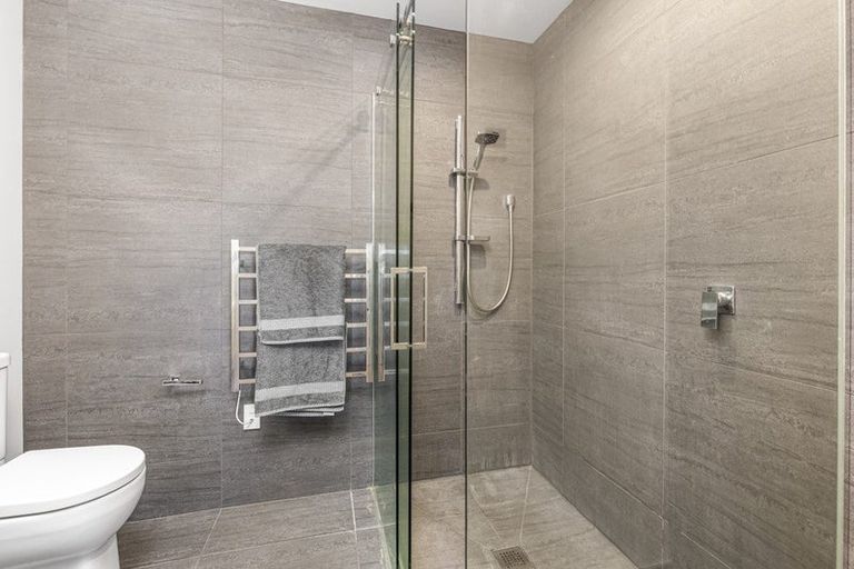 Photo of property in 56 Kia Ora Road, Beach Haven, Auckland, 0626