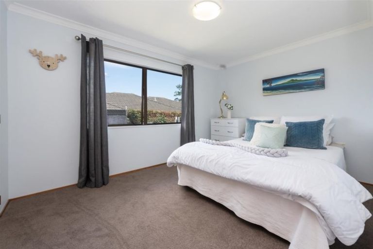 Photo of property in 4a Rodney Street, Howick, Auckland, 2014