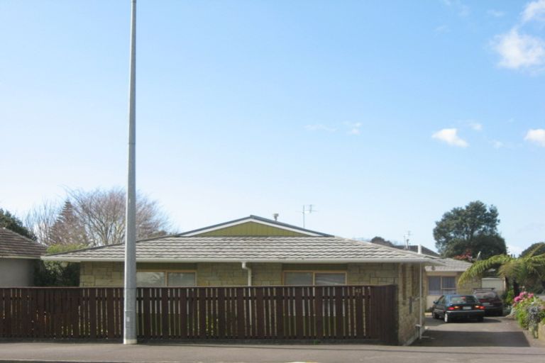 Photo of property in 43b Mangorei Road, Strandon, New Plymouth, 4312