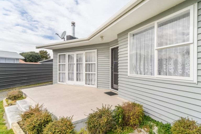 Photo of property in 26 Rhodes Drive, Kelvin Grove, Palmerston North, 4414