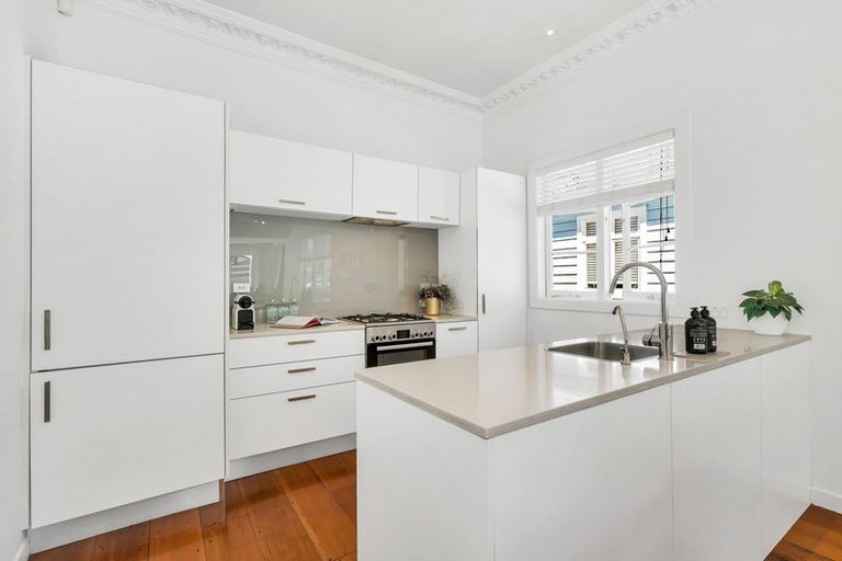 Photo of property in 14 Formby Avenue, Point Chevalier, Auckland, 1022