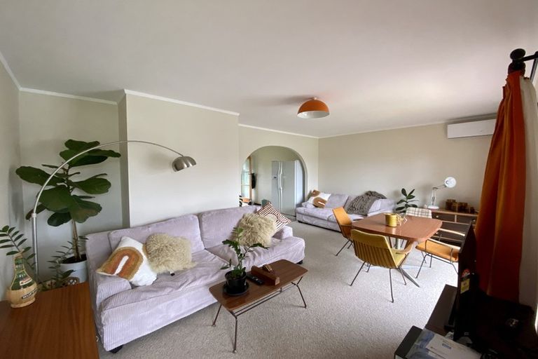 Photo of property in 2/558 Swanson Road, Ranui, Auckland, 0612