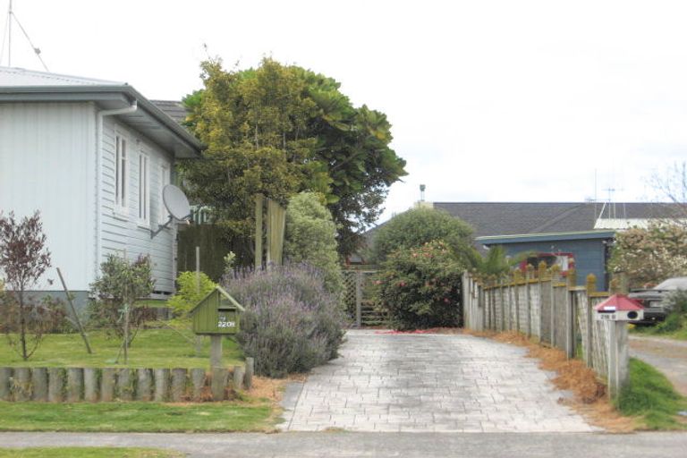 Photo of property in 220a Papamoa Beach Road, Papamoa Beach, Papamoa, 3118
