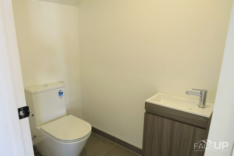 Photo of property in 16 Hea Road, Hobsonville, Auckland, 0616