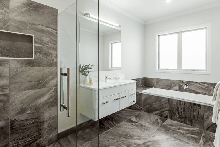 Photo of property in 5 Rakaia Way, Poraiti, Napier, 4112