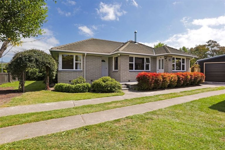 Photo of property in 23 Damien Place, Bromley, Christchurch, 8062