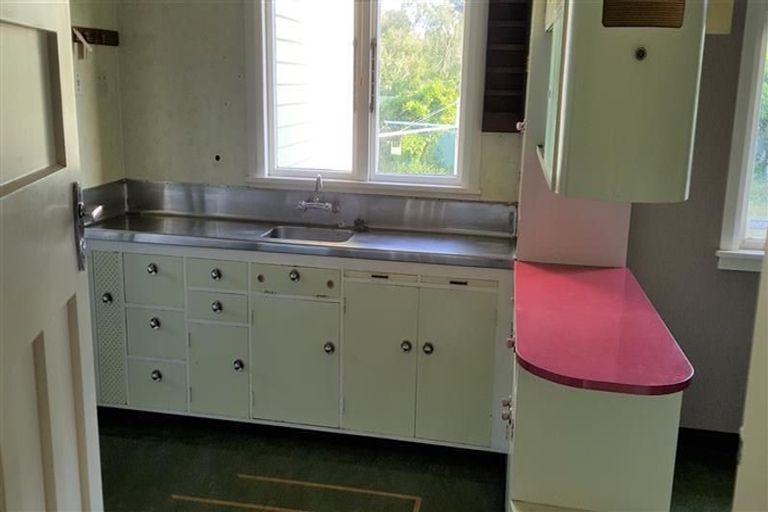 Photo of property in 18 Bell Street, Welbourn, New Plymouth, 4310