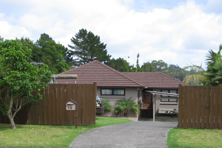 Photo of property in 68 Paragon Avenue, Beach Haven, Auckland, 0626