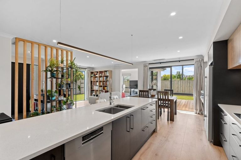 Photo of property in 52 Country Palms Drive, Halswell, Christchurch, 8025