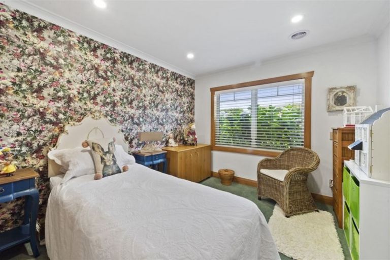 Photo of property in 20 Fernwater Place, Flagstaff, Hamilton, 3210