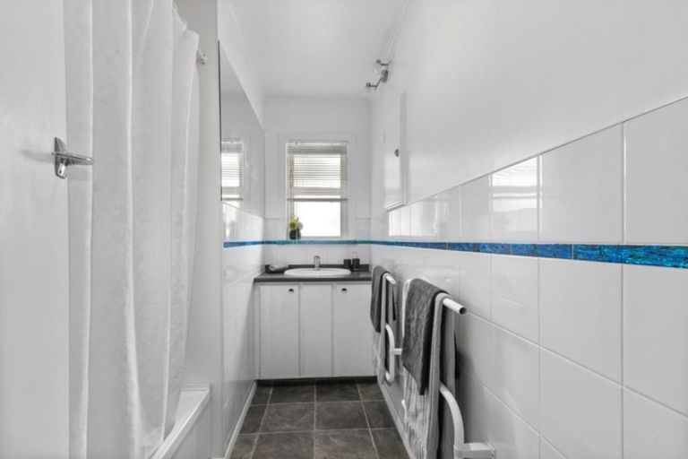 Photo of property in 43 Totara Street, Wainuiomata, Lower Hutt, 5014