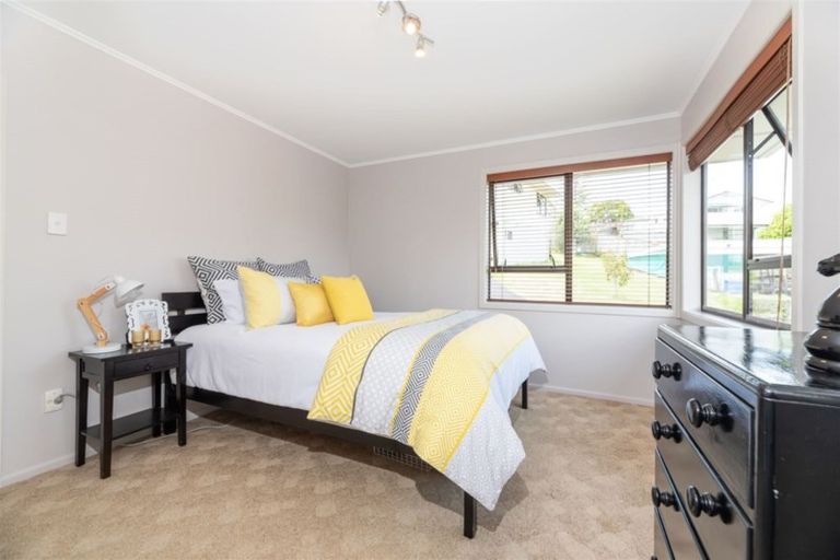 Photo of property in 1/80 Bond Crescent, Forrest Hill, Auckland, 0620