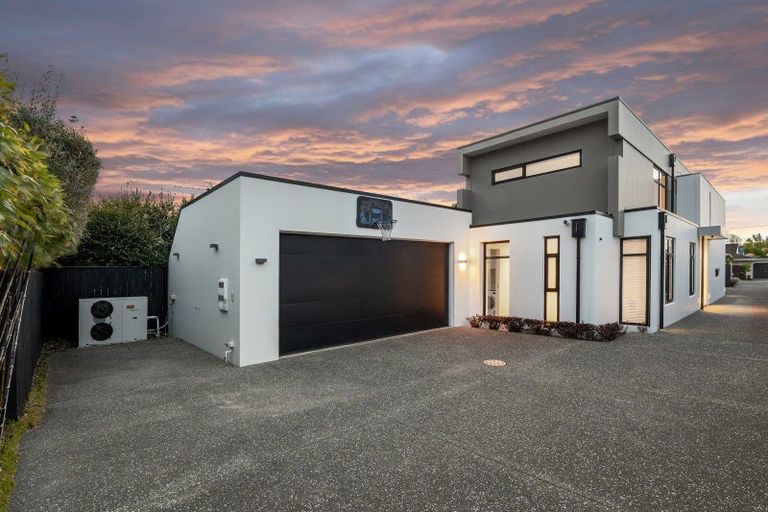 Photo of property in 48 Office Road, Merivale, Christchurch, 8014