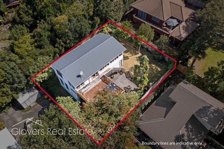 Photo of property in 21a Harrybrook Road, Green Bay, Auckland, 0604